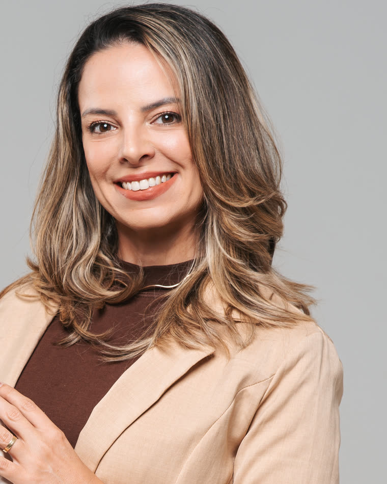 Retrato da Adm. Danielle Vianna